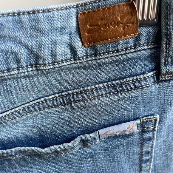 Seven 7 Womens Raw Hem Blue Weekend Denim Star Print Shorts Size 12 - Picture 5 of 9